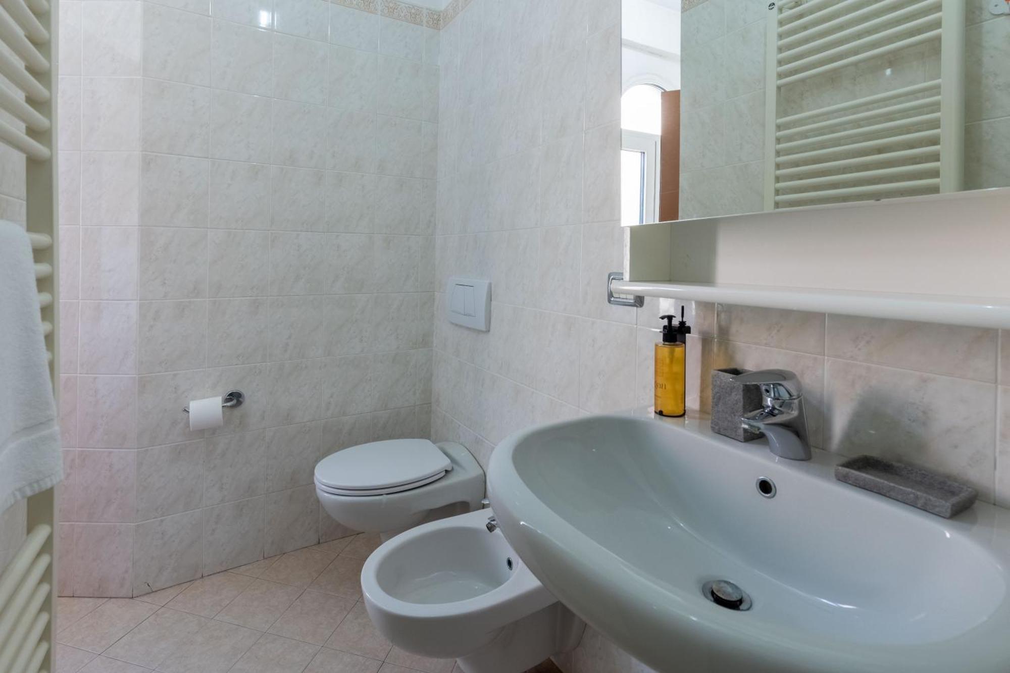 San Giacomo 4 Apartment Lecco Ngoại thất bức ảnh